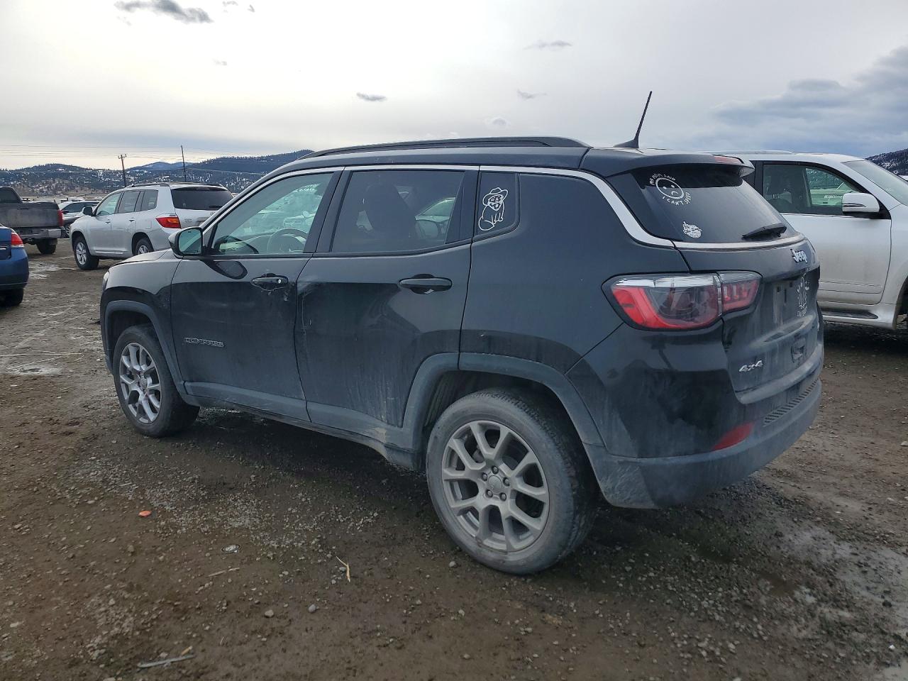 2022 JEEP COMPASS LATITUDE LUX photo 3