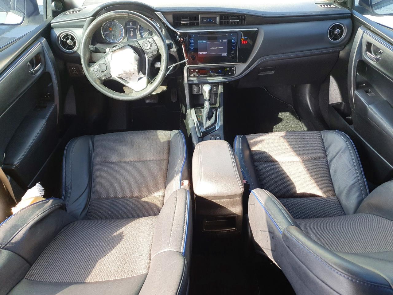 2018 TOYOTA COROLLA SE photo 8