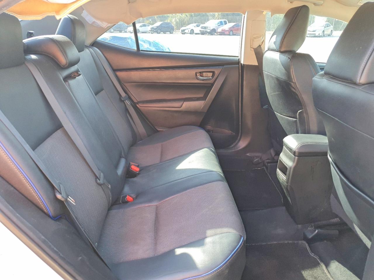 2018 TOYOTA COROLLA SE photo 10