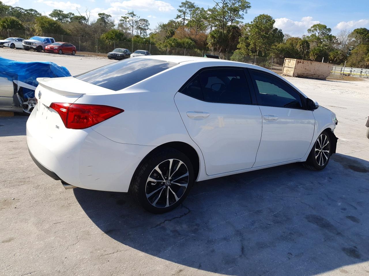 2018 TOYOTA COROLLA SE photo 3