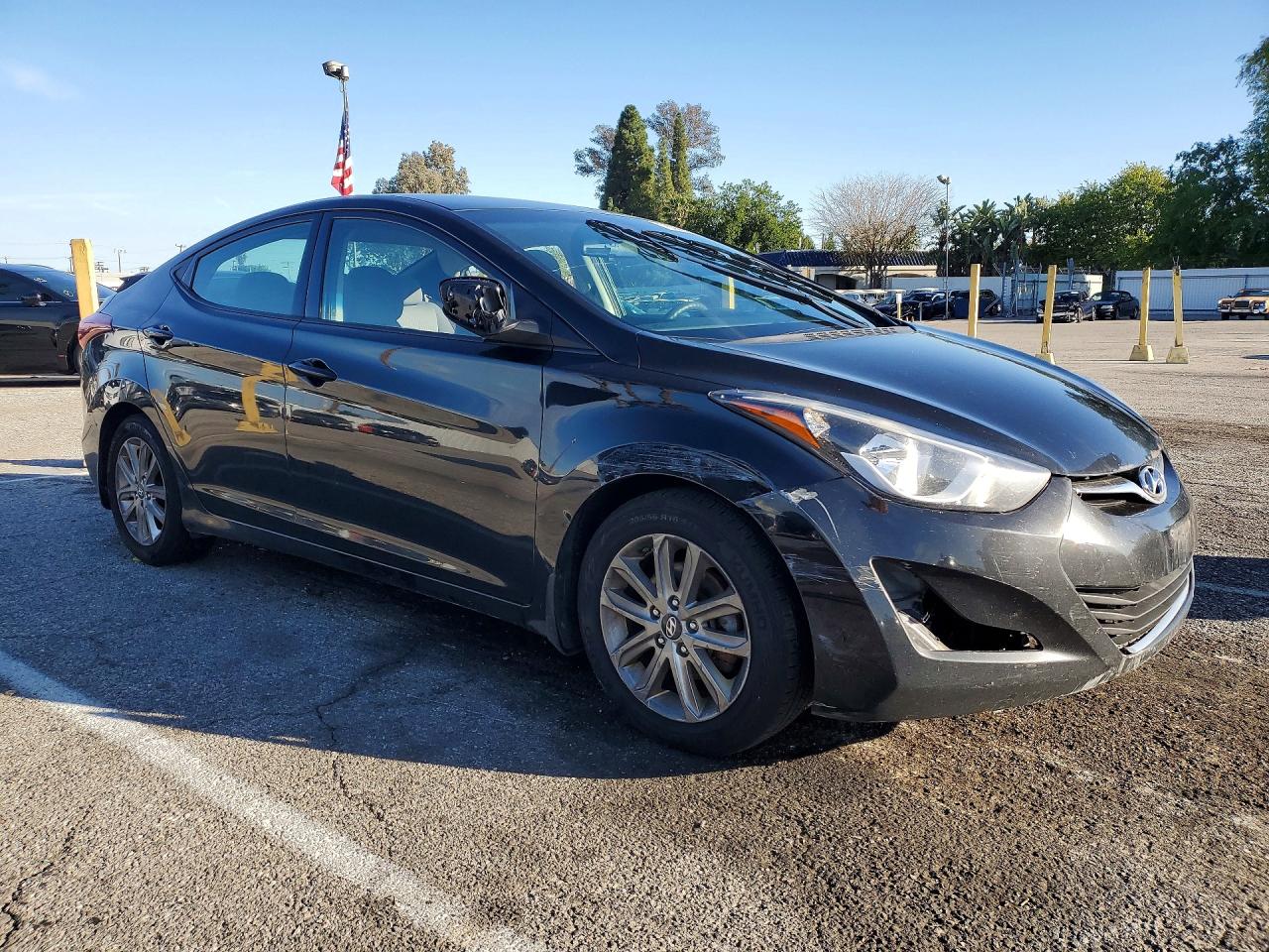 2014 HYUNDAI ELANTRA SE photo 4