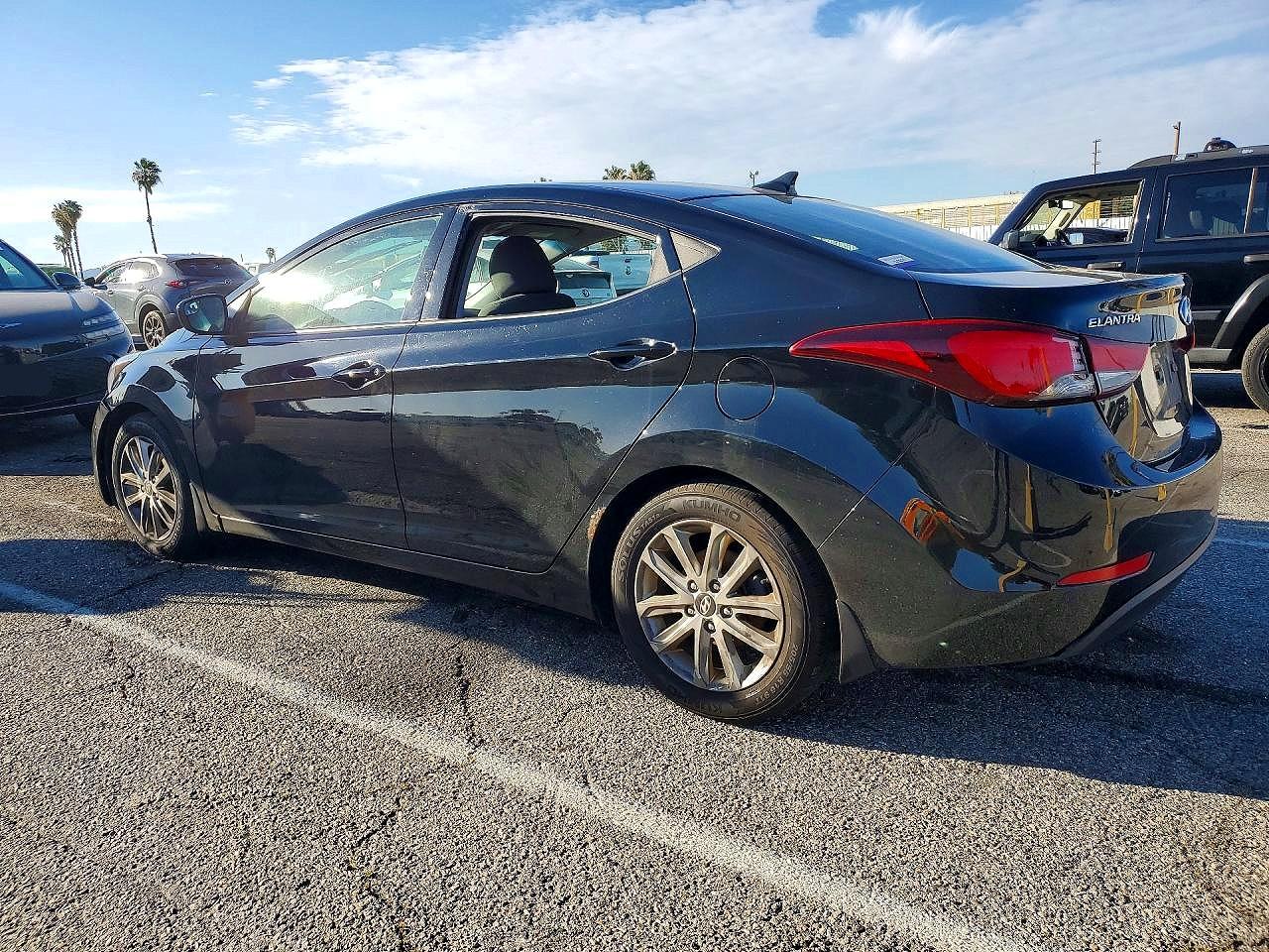 2014 HYUNDAI ELANTRA SE photo 2