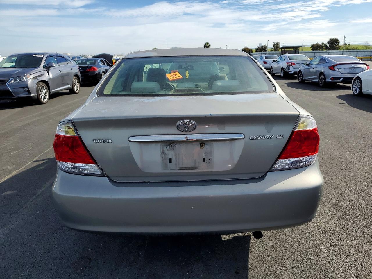 2005 TOYOTA CAMRY LE photo 11