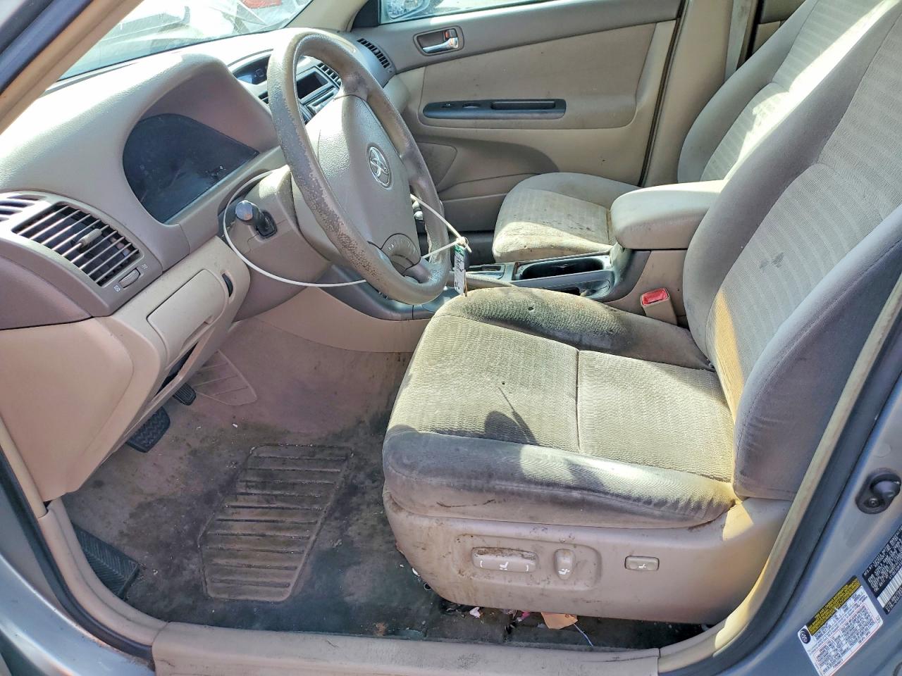 2005 TOYOTA CAMRY LE photo 13