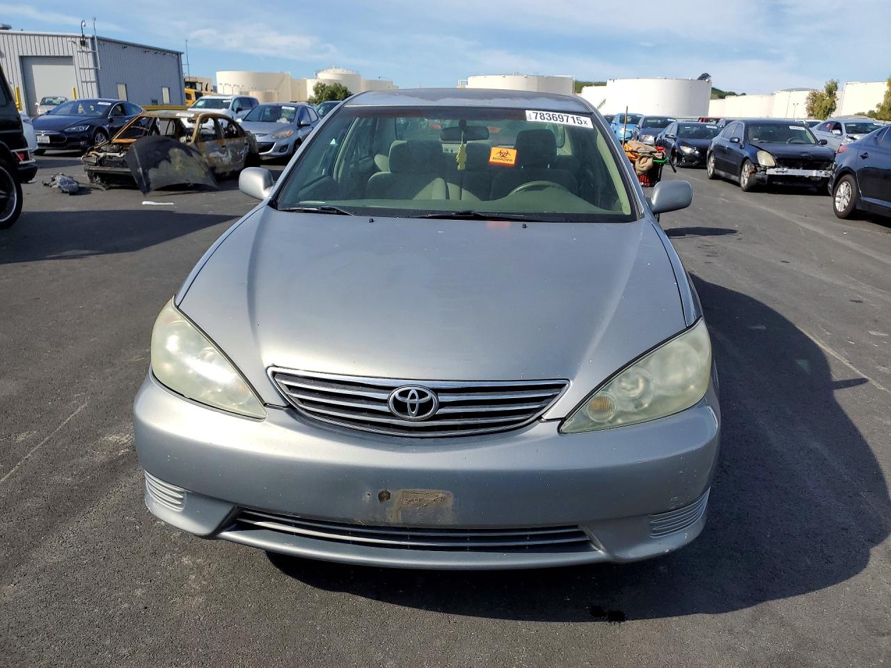 2005 TOYOTA CAMRY LE photo 9