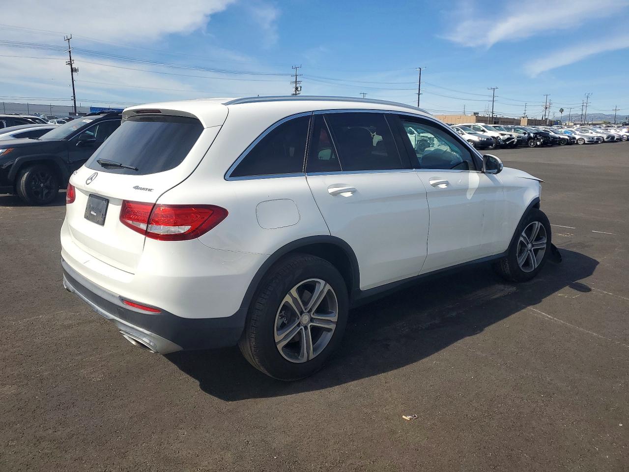 2017 MERCEDES-BENZ GLC 300 4MATIC photo 7