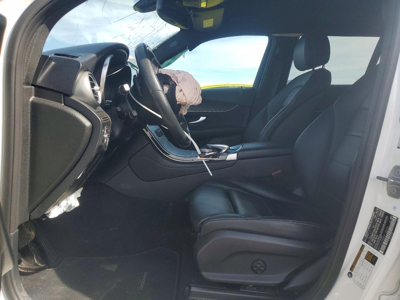 2017 MERCEDES-BENZ GLC 300 4MATIC photo 19