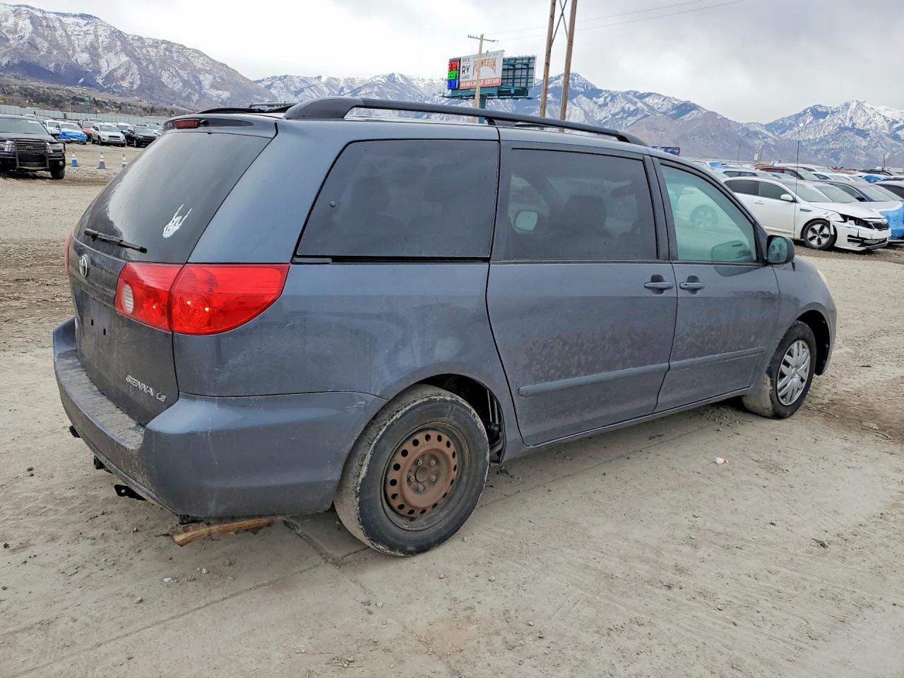 2008 TOYOTA SIENNA LE 7-PASSENGER photo 5