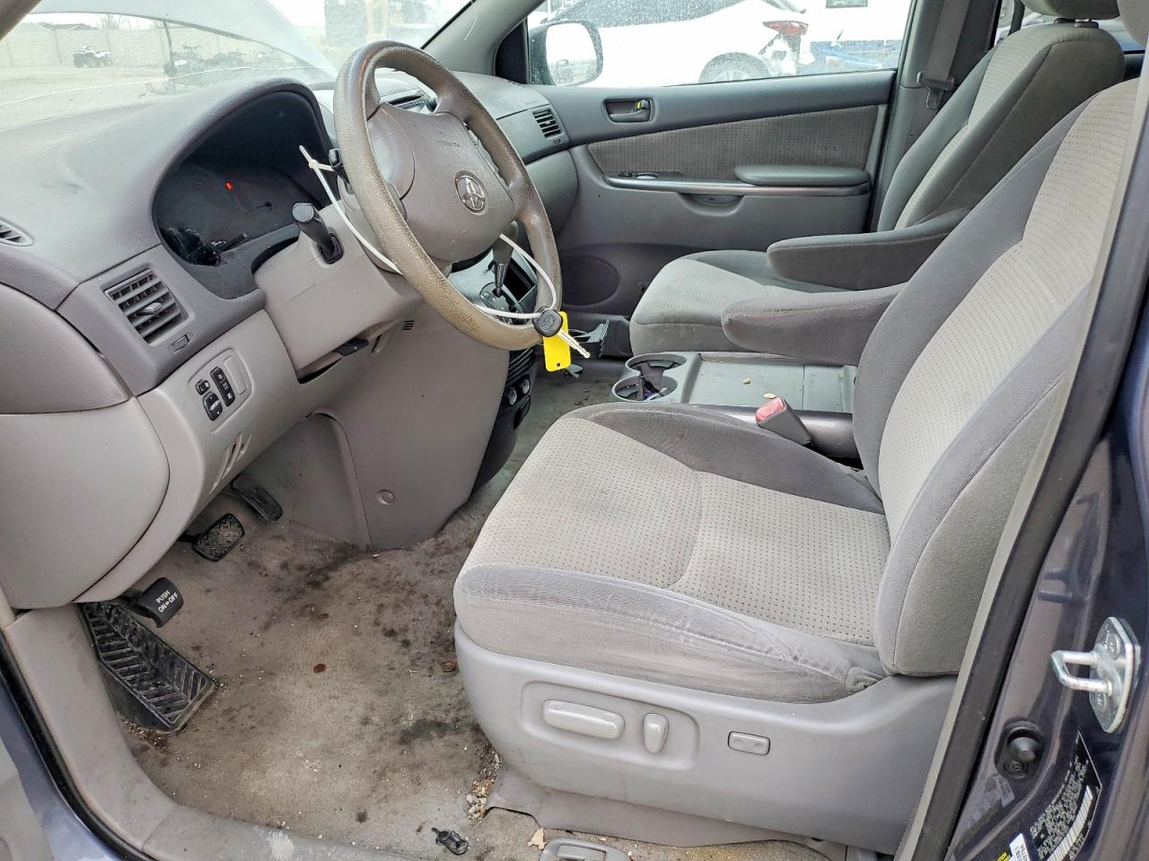 2008 TOYOTA SIENNA LE 7-PASSENGER photo 13