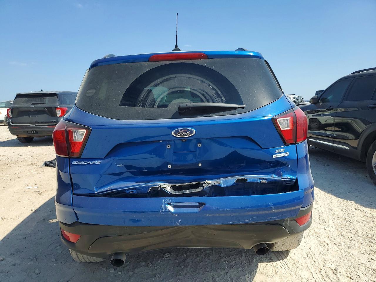 2019 FORD ESCAPE SE photo 11