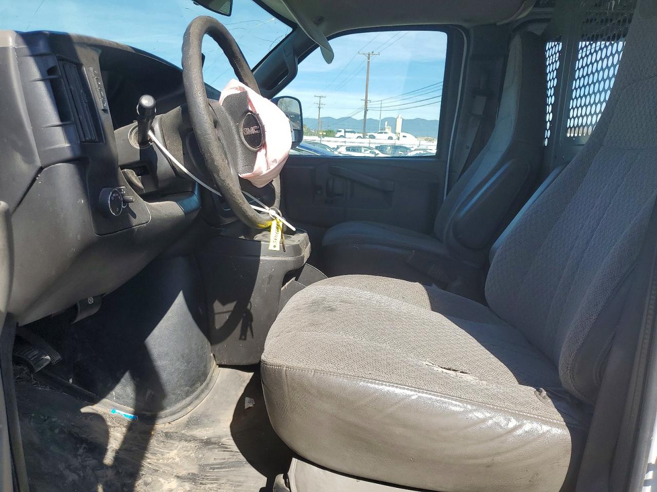 2017 GMC SAVANA photo 7