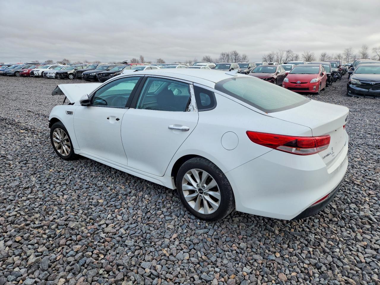 2016 KIA OPTIMA LX photo 3