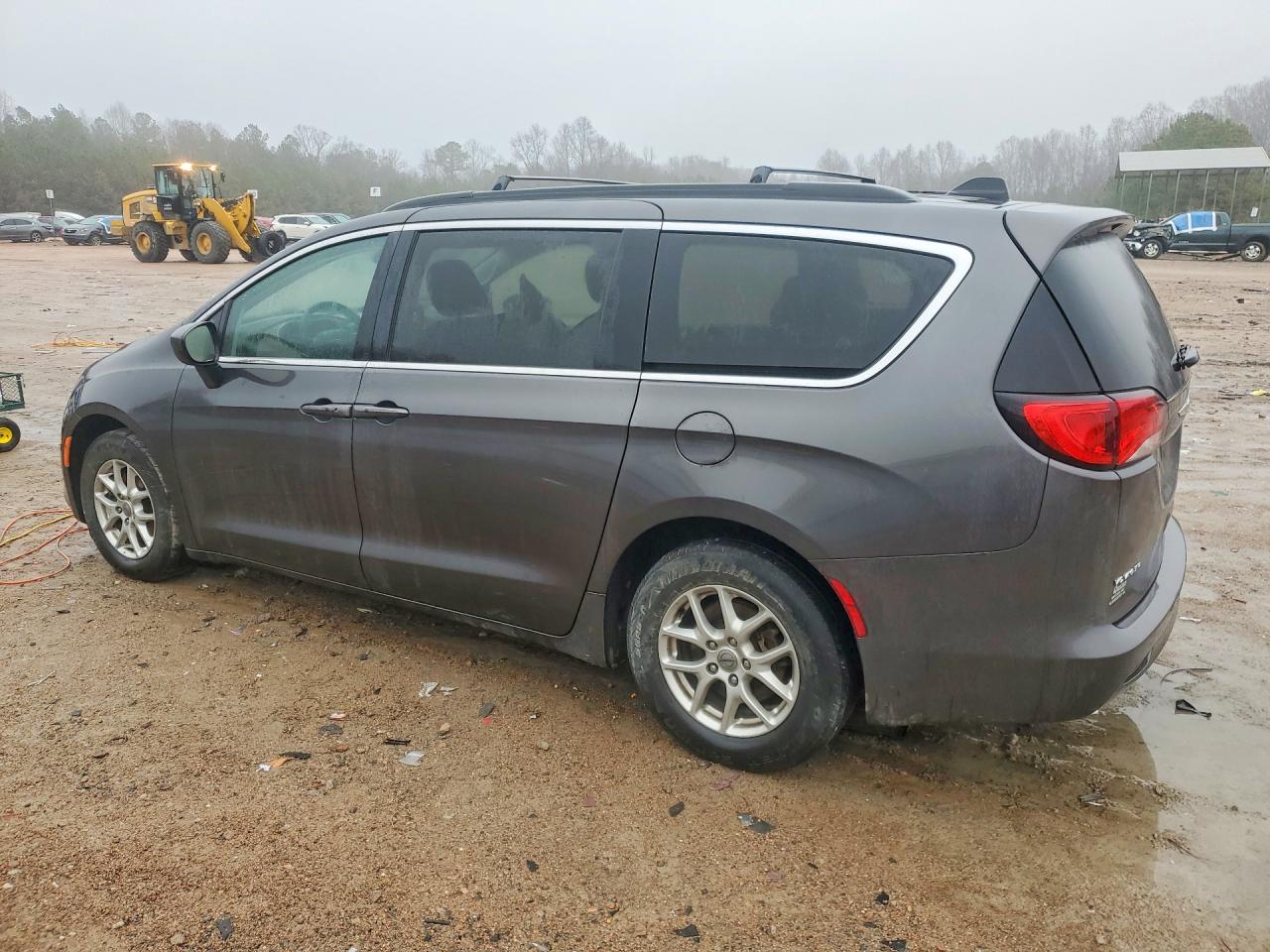 2021 CHRYSLER VOYAGER LXI photo 3