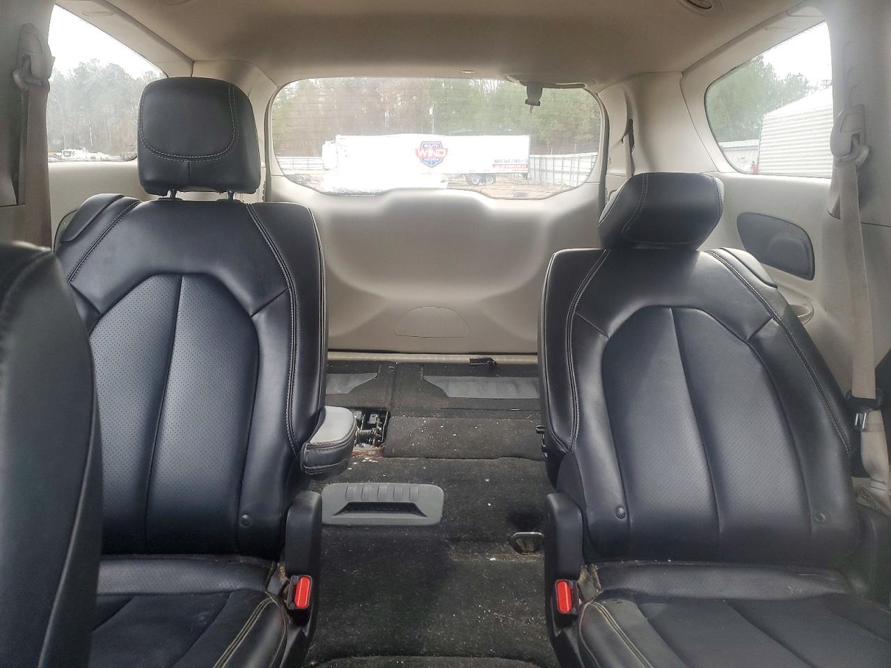 2021 CHRYSLER VOYAGER LXI photo 19