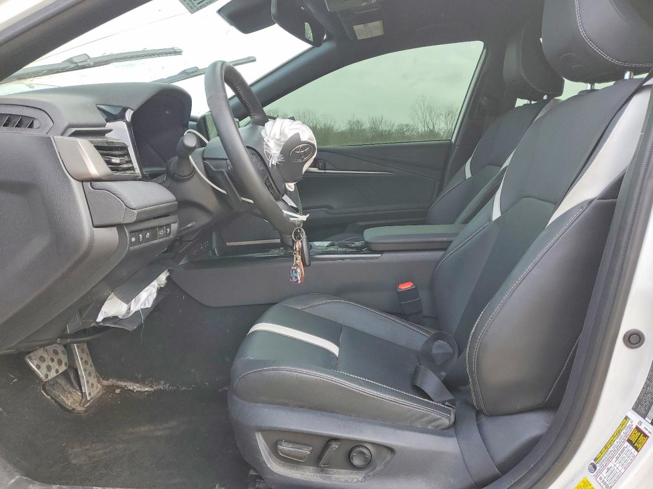 2025 TOYOTA CAMRY XSE photo 7