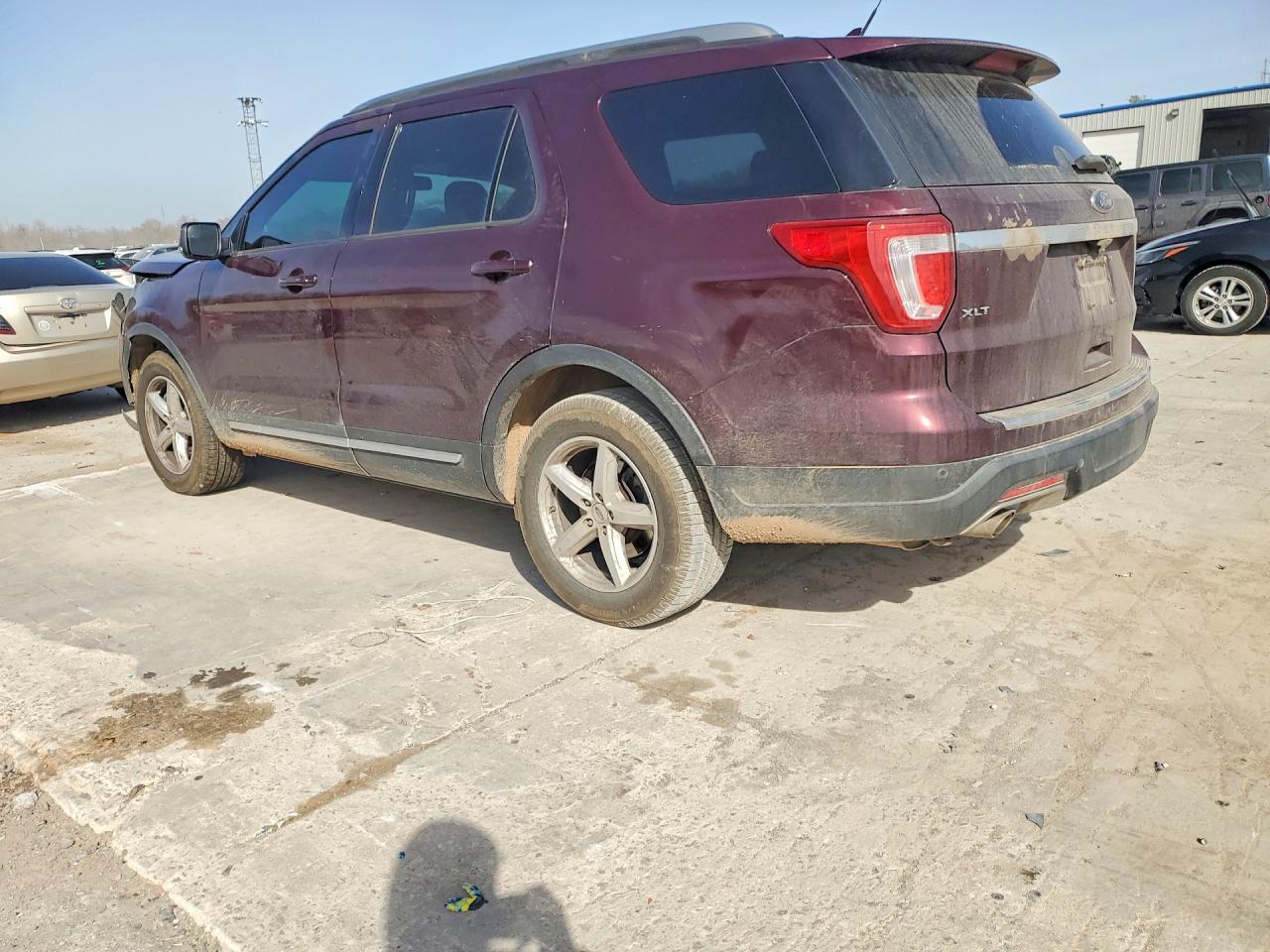 2018 FORD EXPLORER XLT photo 3
