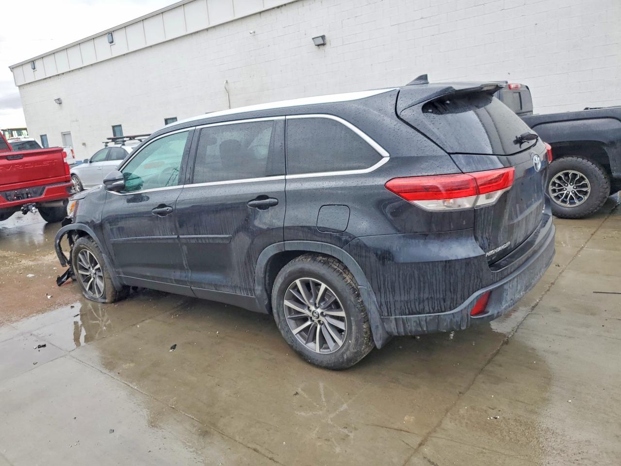 2019 TOYOTA HIGHLANDER XLE photo 4