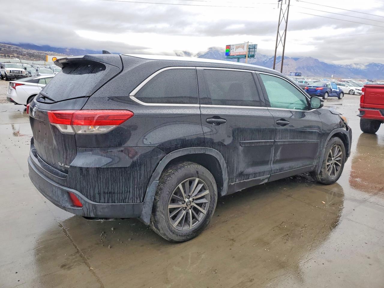 2019 TOYOTA HIGHLANDER XLE photo 7