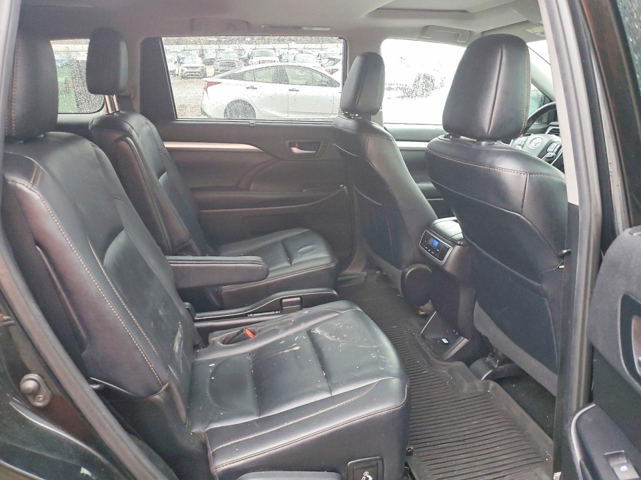 2019 TOYOTA HIGHLANDER XLE photo 31