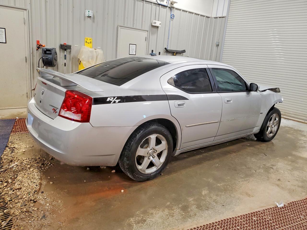 2010 DODGE CHARGER R photo 3