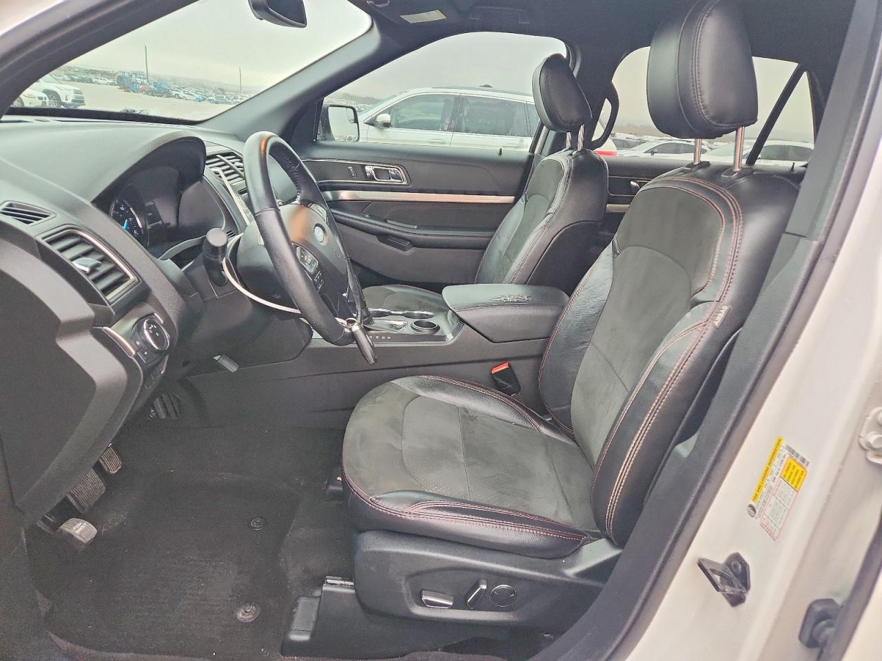 2018 FORD EXPLORER XLT photo 19