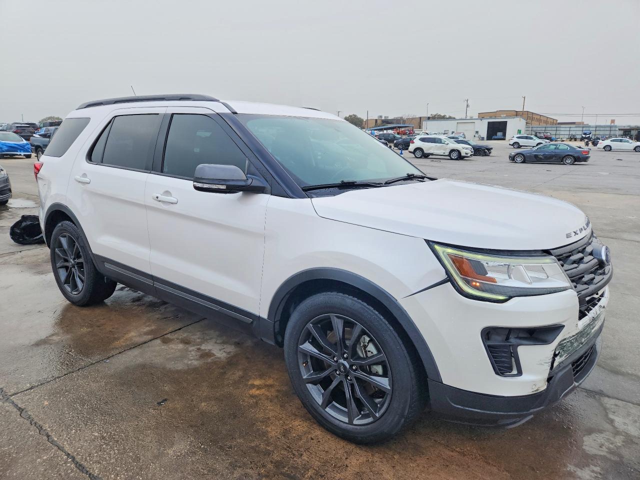 2018 FORD EXPLORER XLT photo 10