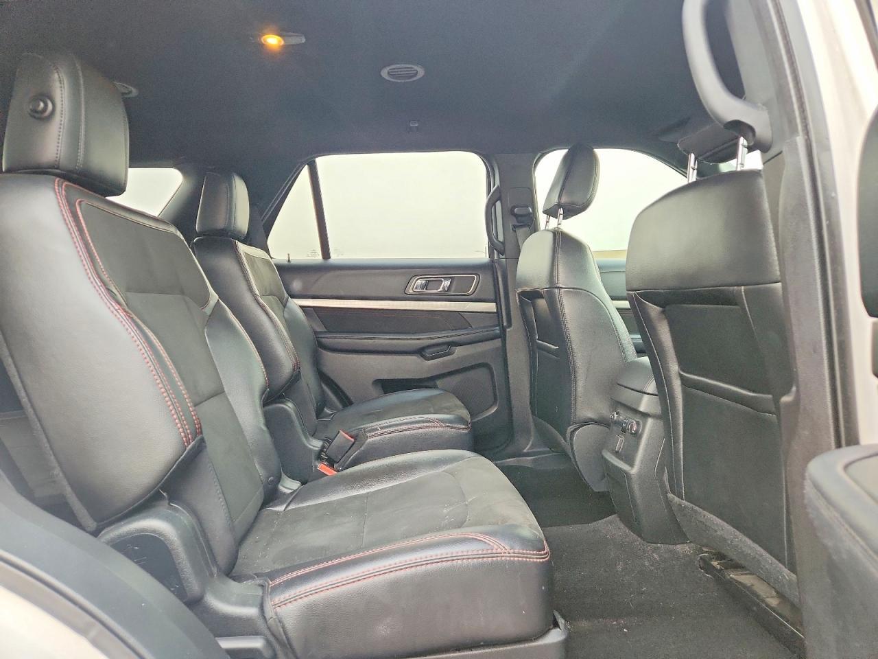 2018 FORD EXPLORER XLT photo 31