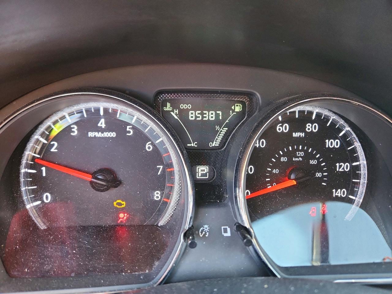 2019 NISSAN VERSA SV photo 17