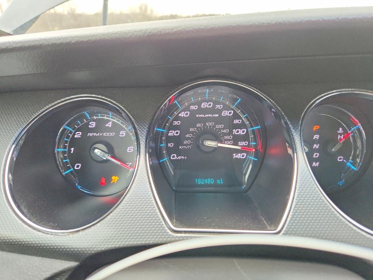 2011 FORD TAURUS SEL photo 25