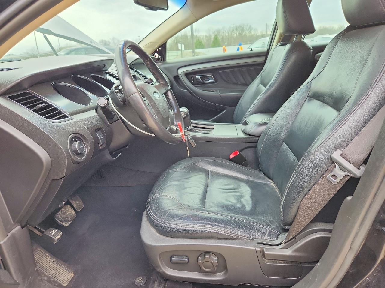 2011 FORD TAURUS SEL photo 19
