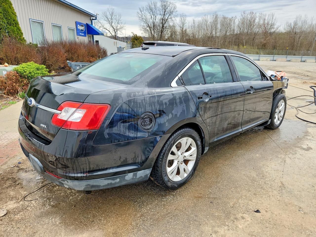 2011 FORD TAURUS SEL photo 7