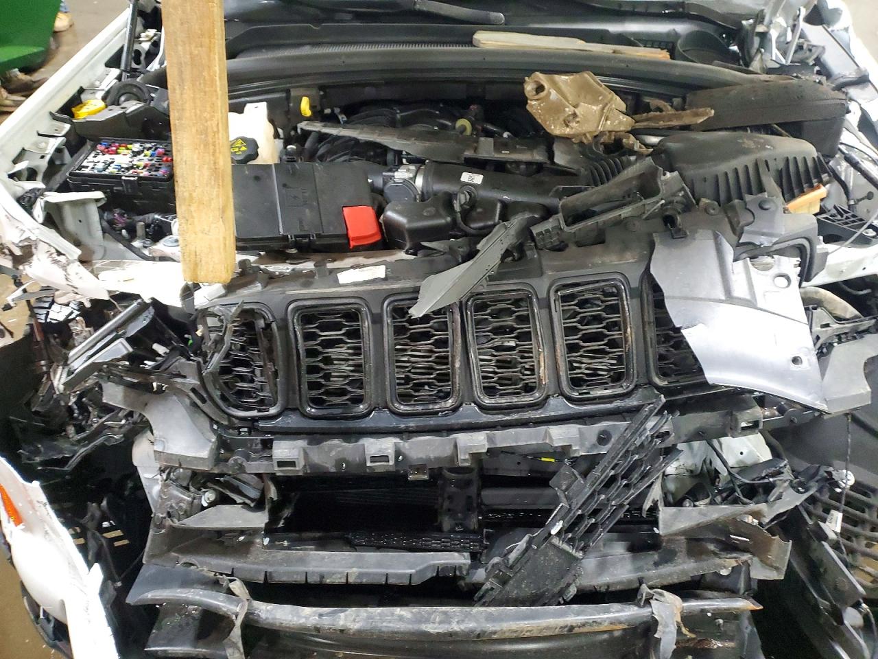 2023 JEEP GRAND CHEROKEE L LAREDO photo 12