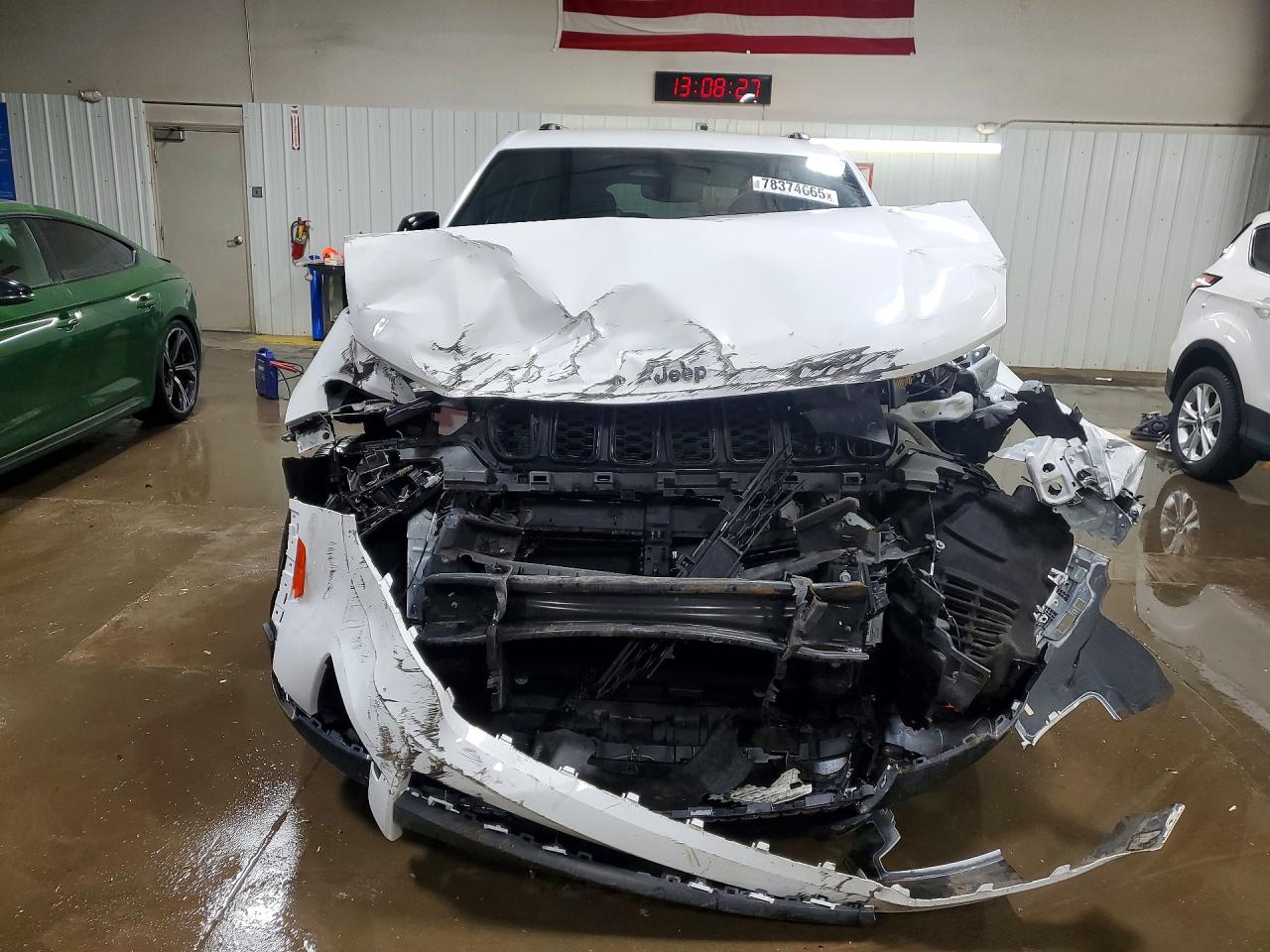 2023 JEEP GRAND CHEROKEE L LAREDO photo 5