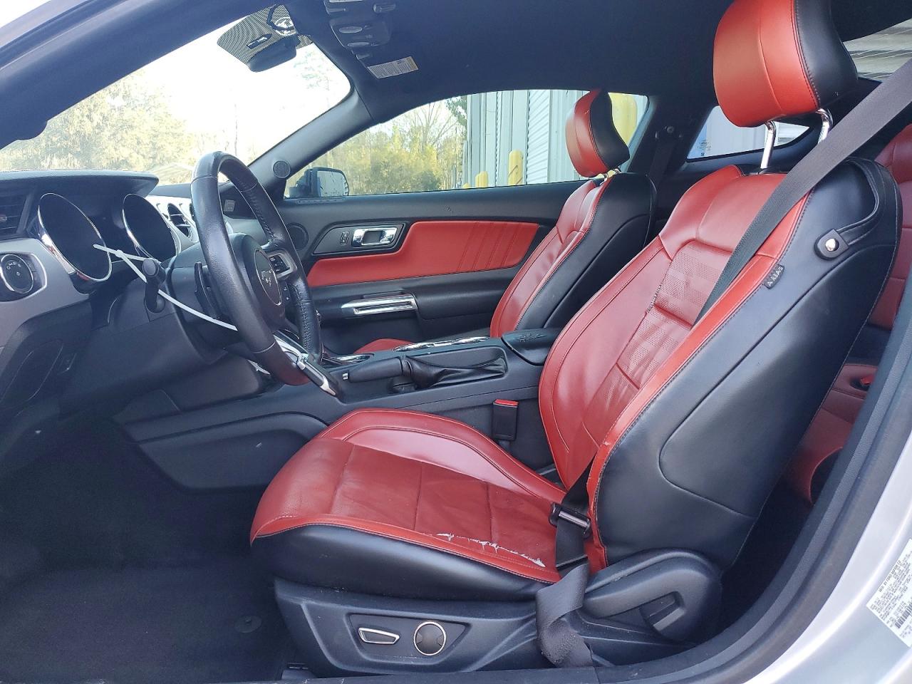 2015 FORD MUSTANG photo 19