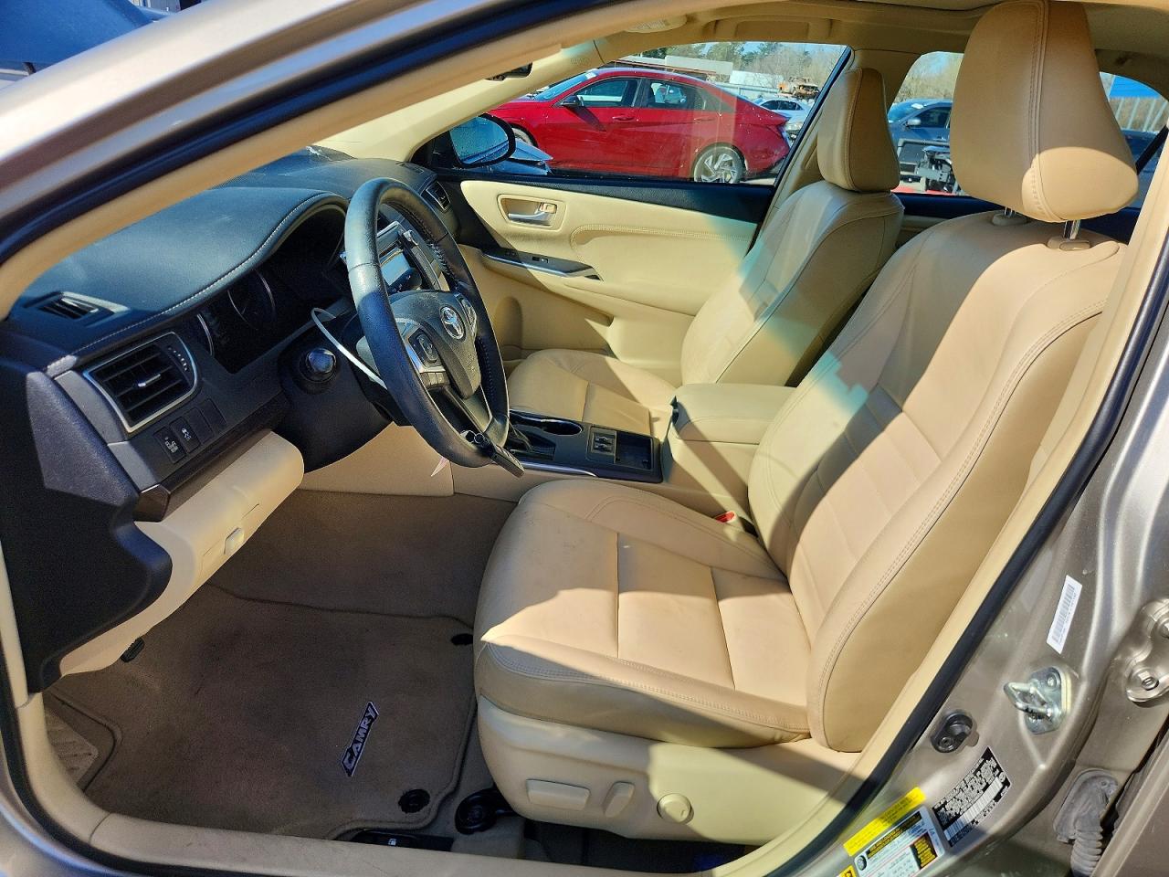 2015 TOYOTA CAMRY XLE photo 19