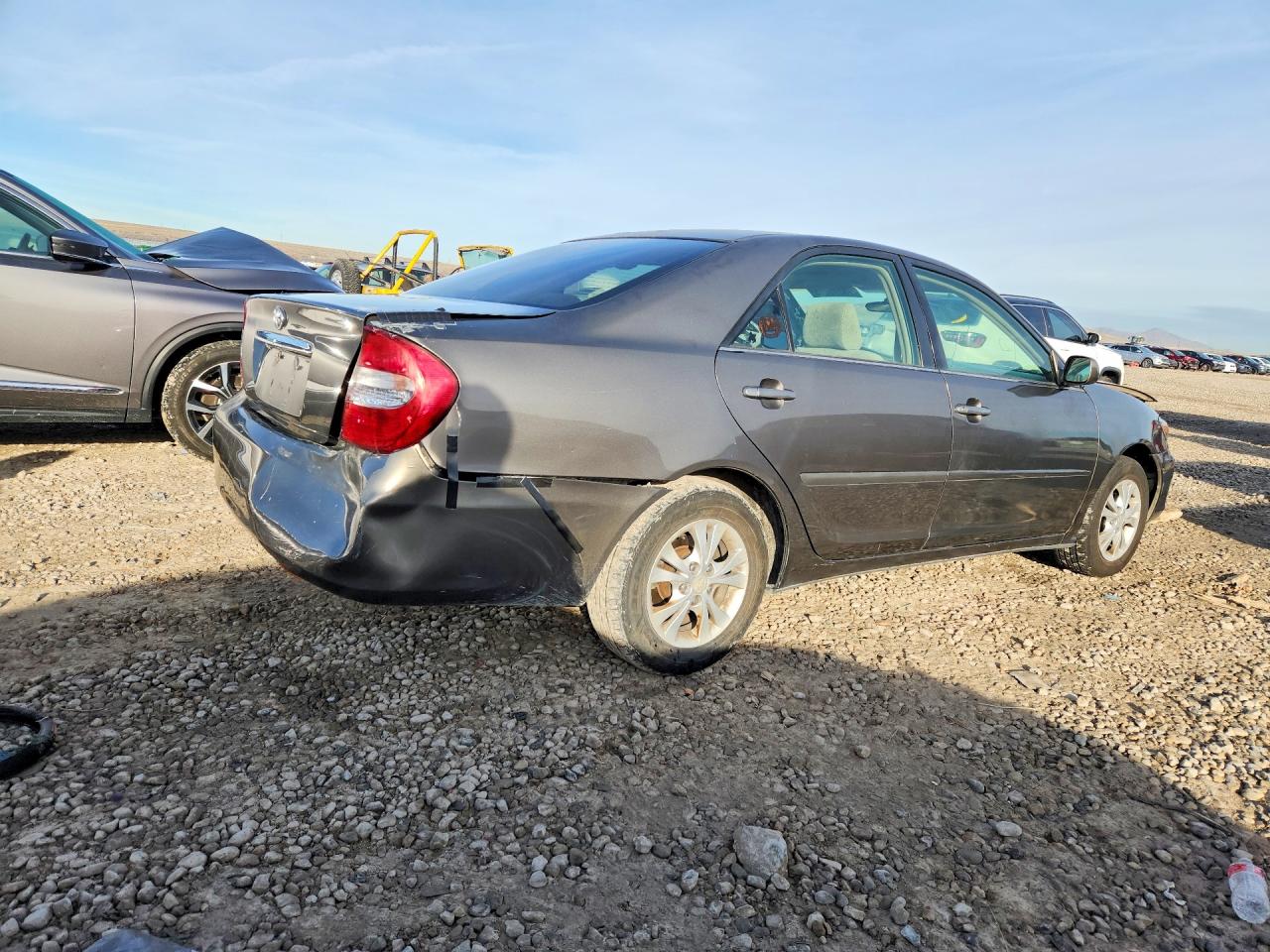2004 TOYOTA CAMRY LE V6 photo 3