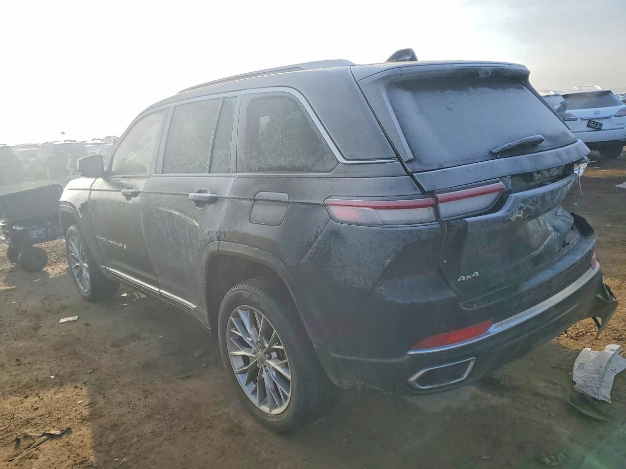 2023 JEEP GRAND CHEROKEE SUMMIT photo 3