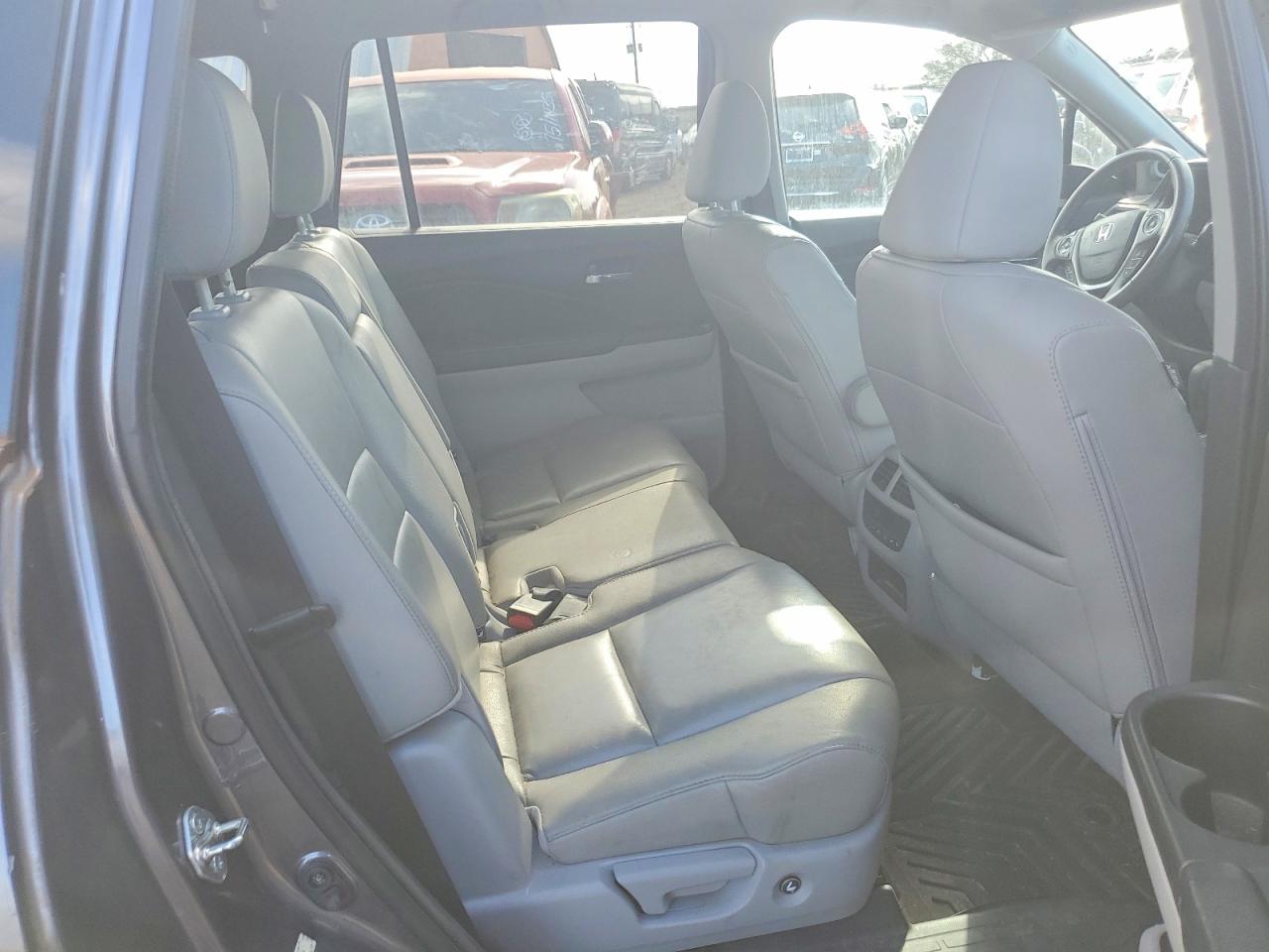 2016 HONDA PILOT photo 11