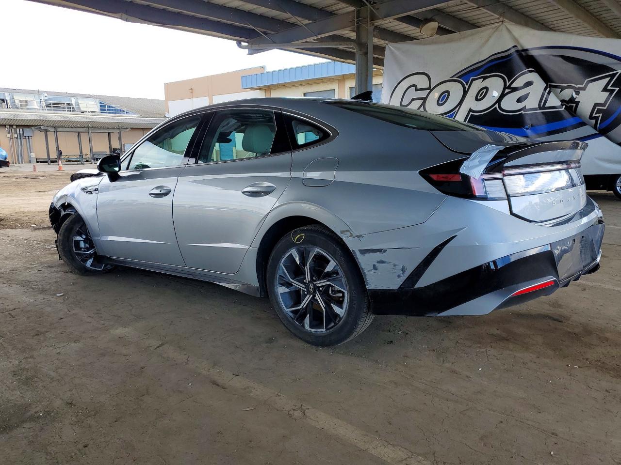 2025 HYUNDAI SONATA SEL photo 2