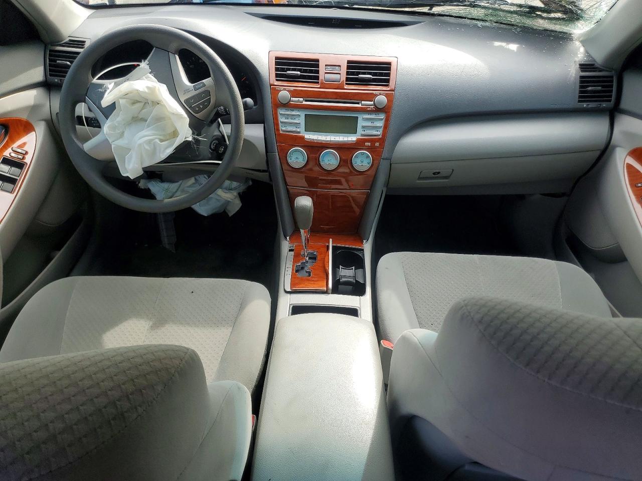 2009 TOYOTA CAMRY LE photo 15