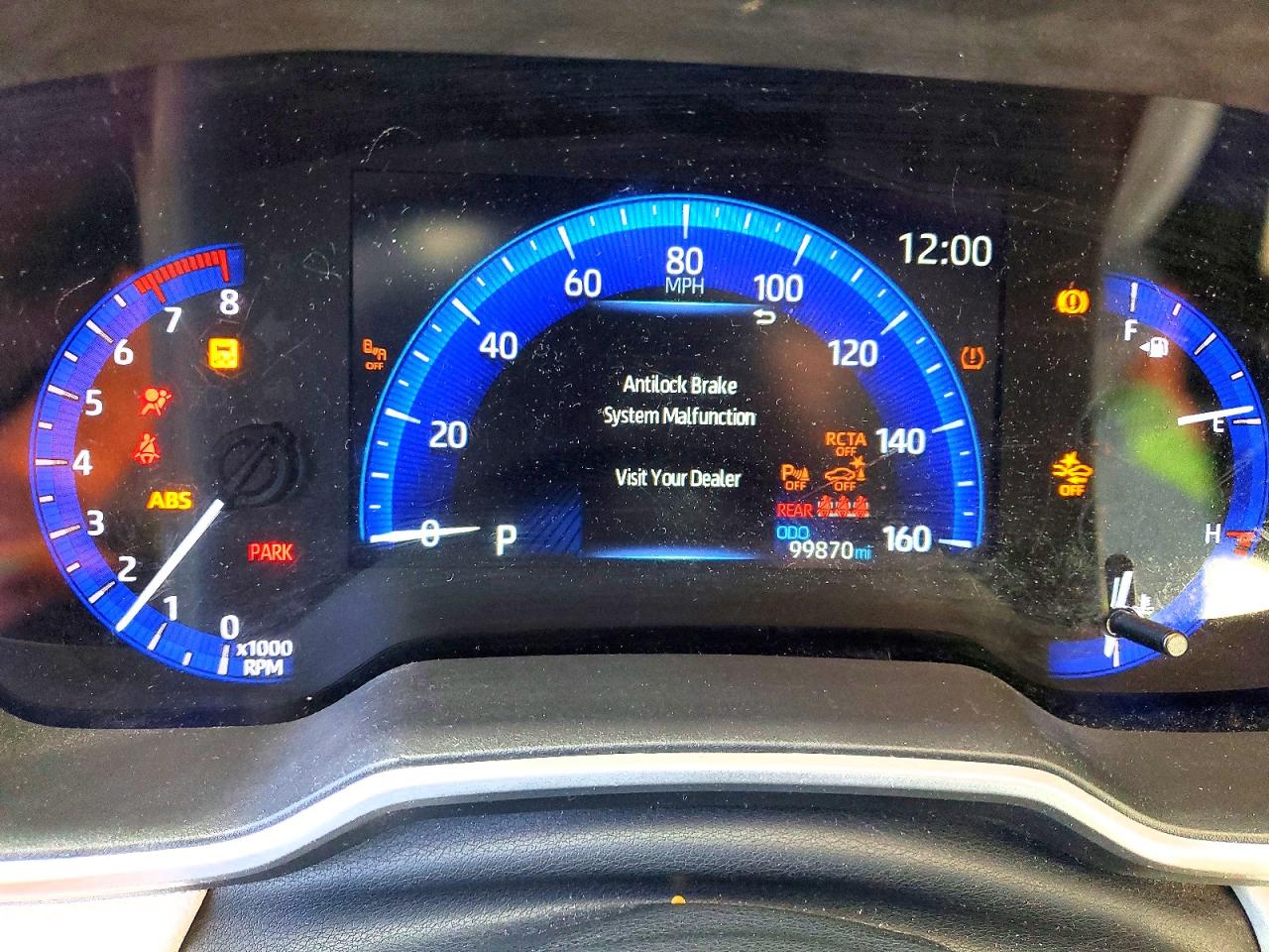2022 TOYOTA COROLLA CROSS XLE photo 9