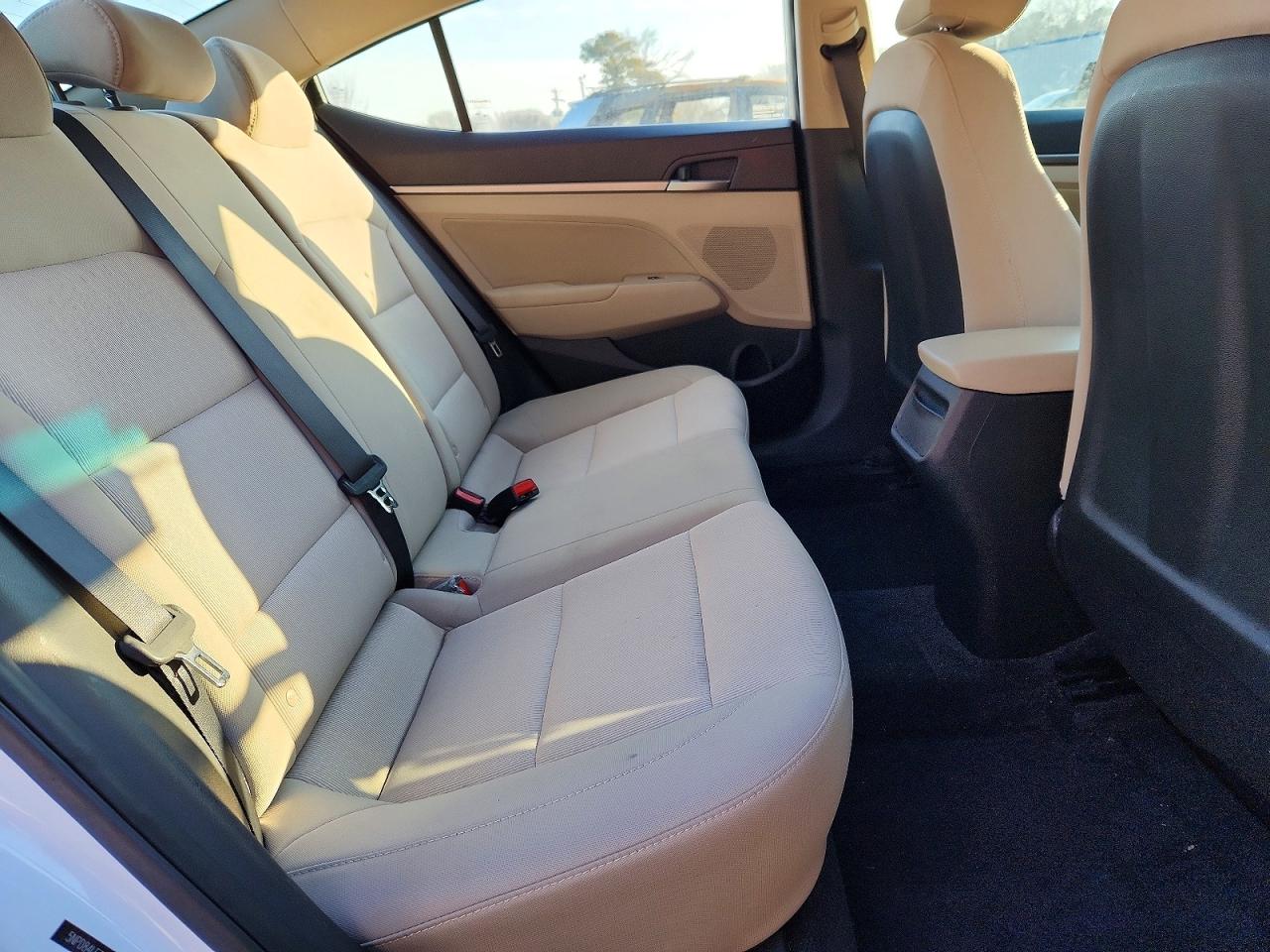 2018 HYUNDAI ELANTRA SEL photo 10