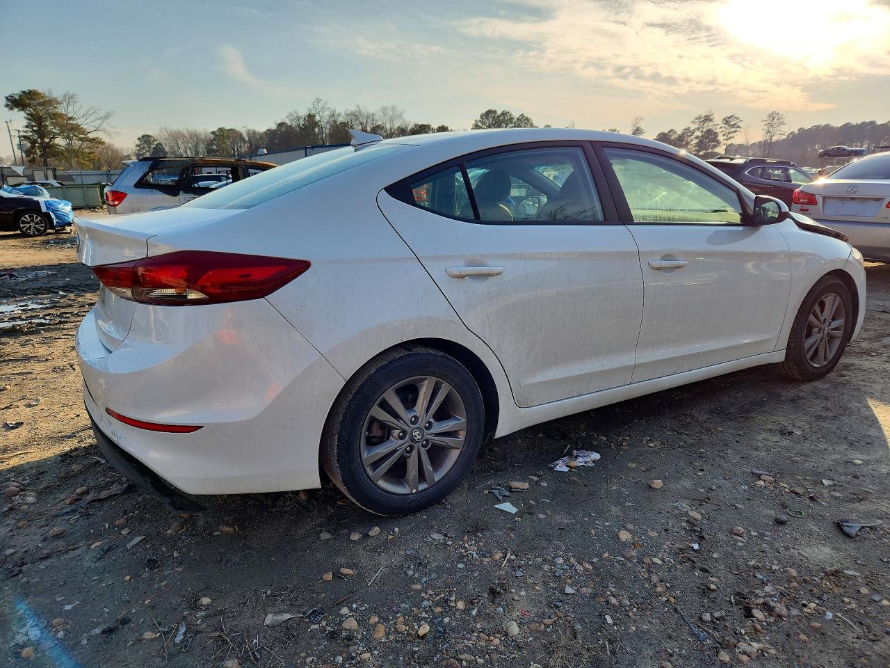 2018 HYUNDAI ELANTRA SEL photo 3