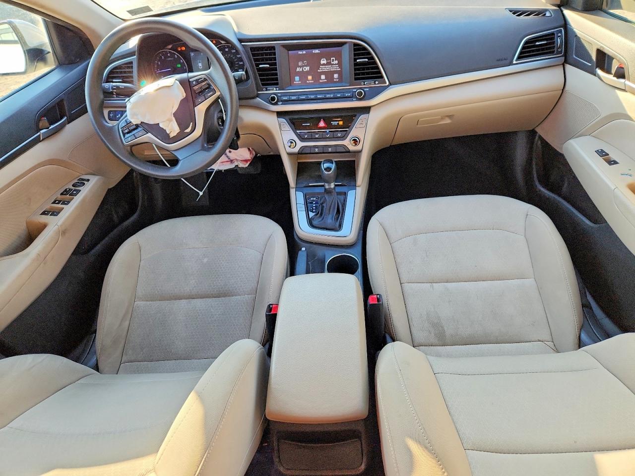 2018 HYUNDAI ELANTRA SEL photo 8