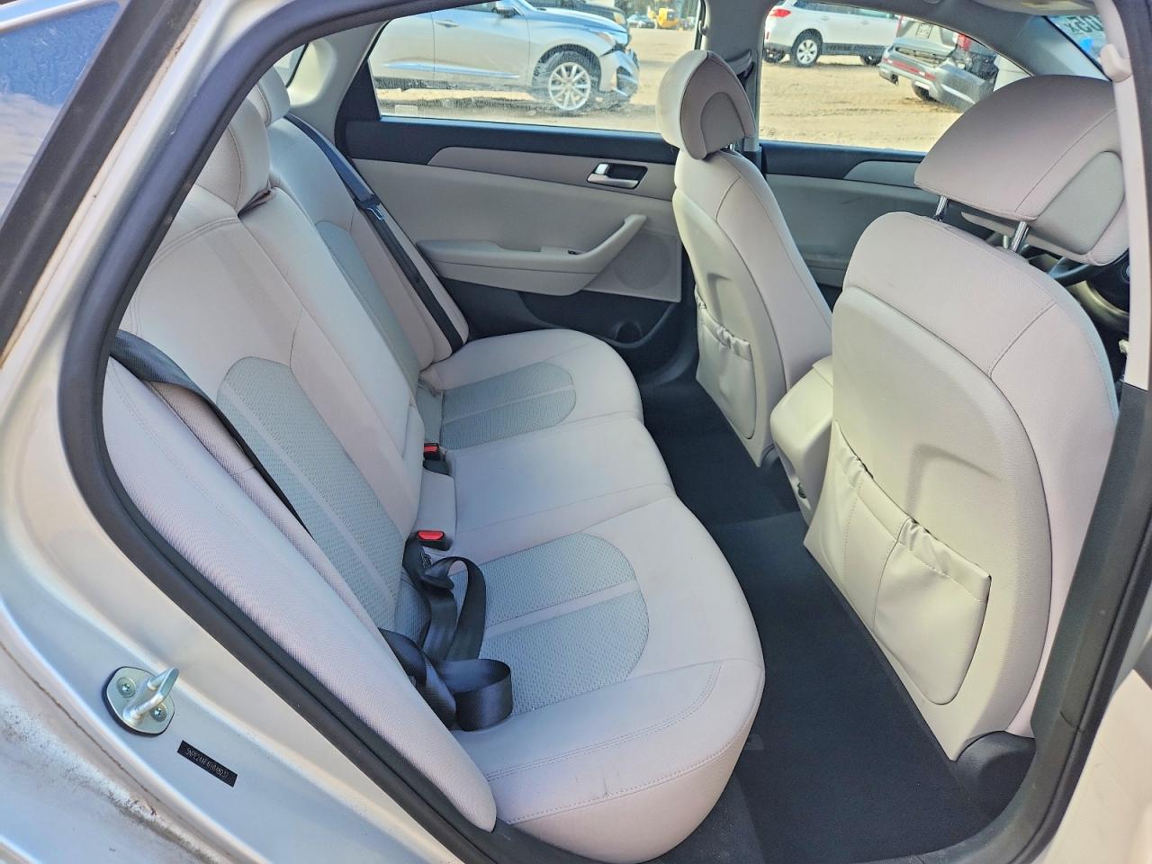 2015 HYUNDAI SONATA SE photo 37