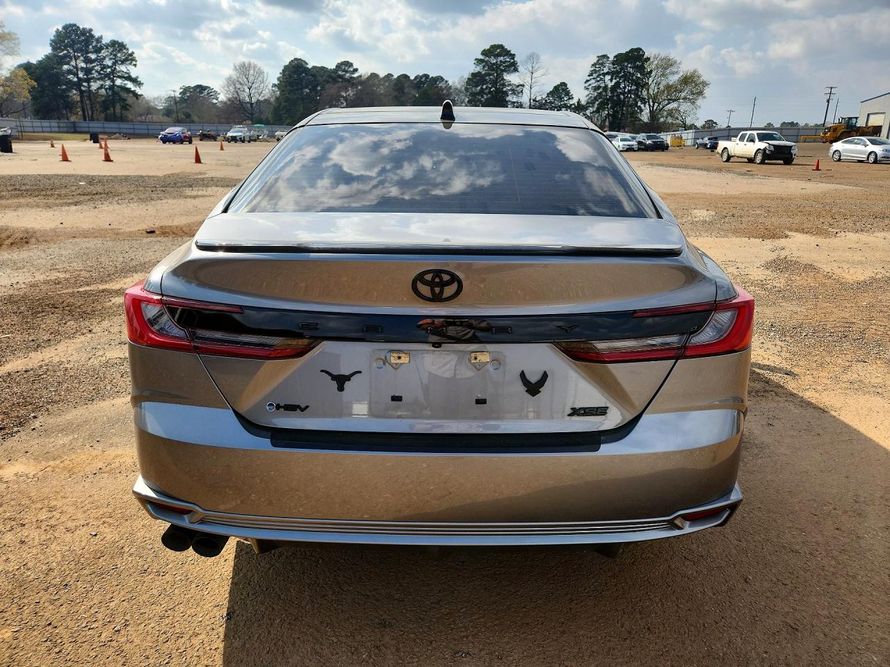 2025 TOYOTA CAMRY XSE photo 6