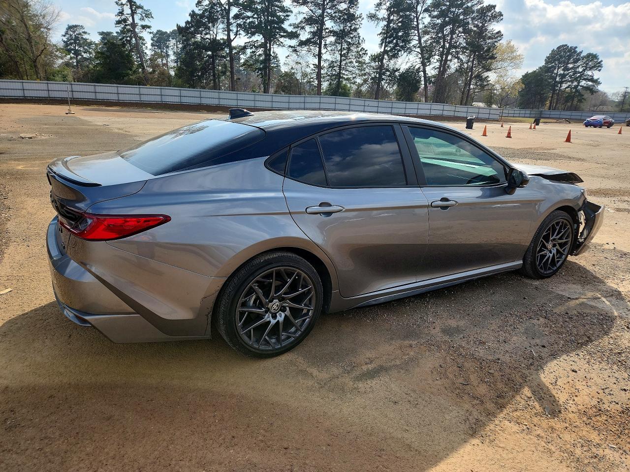 2025 TOYOTA CAMRY XSE photo 3