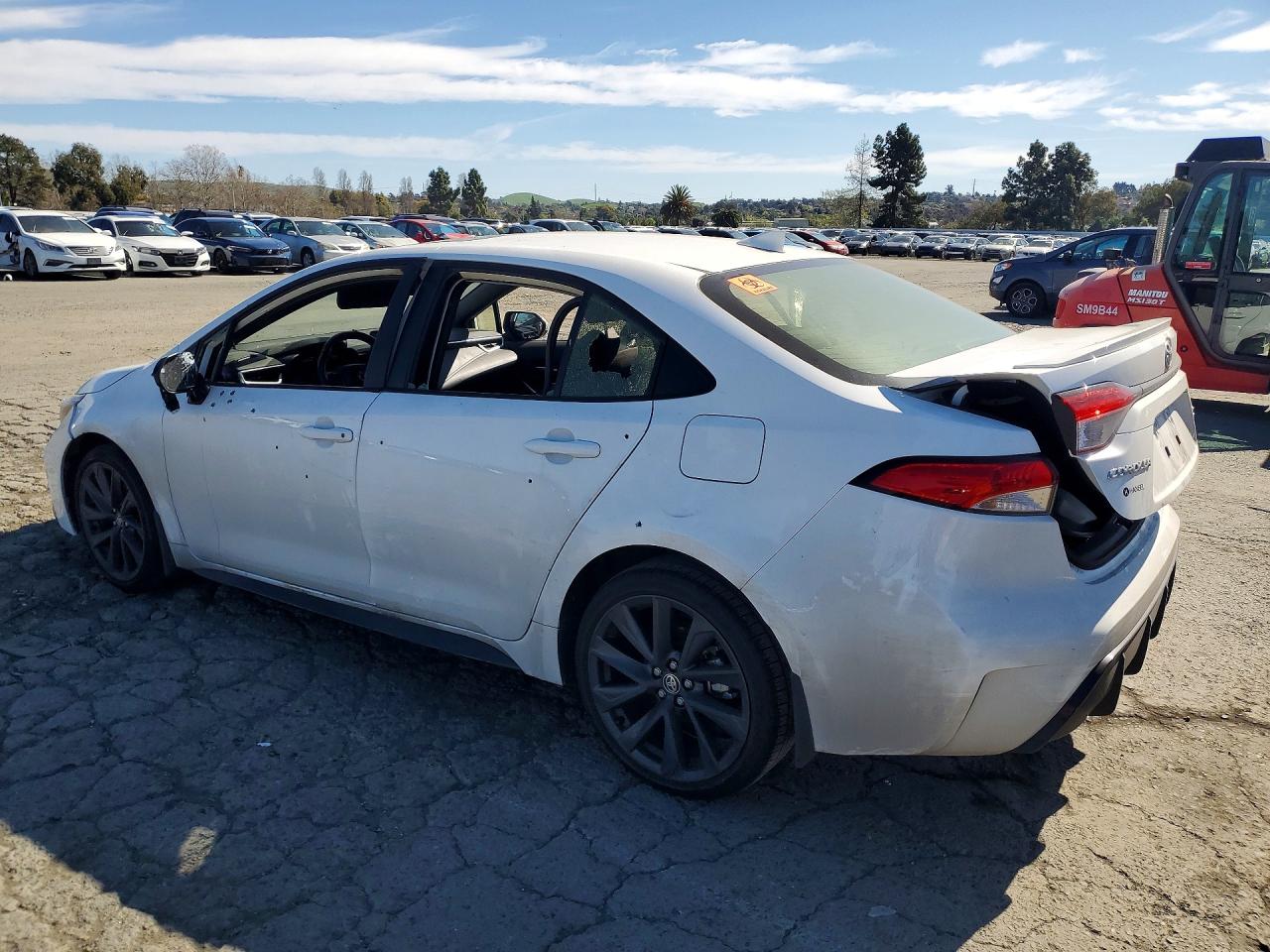 2024 TOYOTA COROLLA SE photo 3