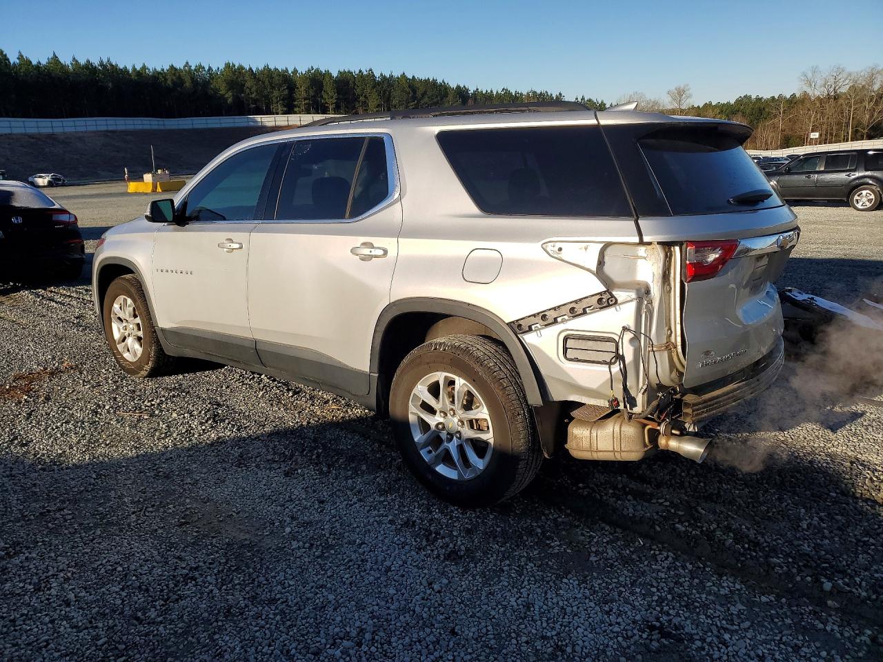 2019 CHEVROLET TRAVERSE LT photo 3