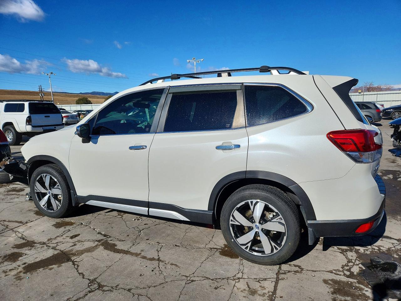 2019 SUBARU FORESTER TOURING photo 2